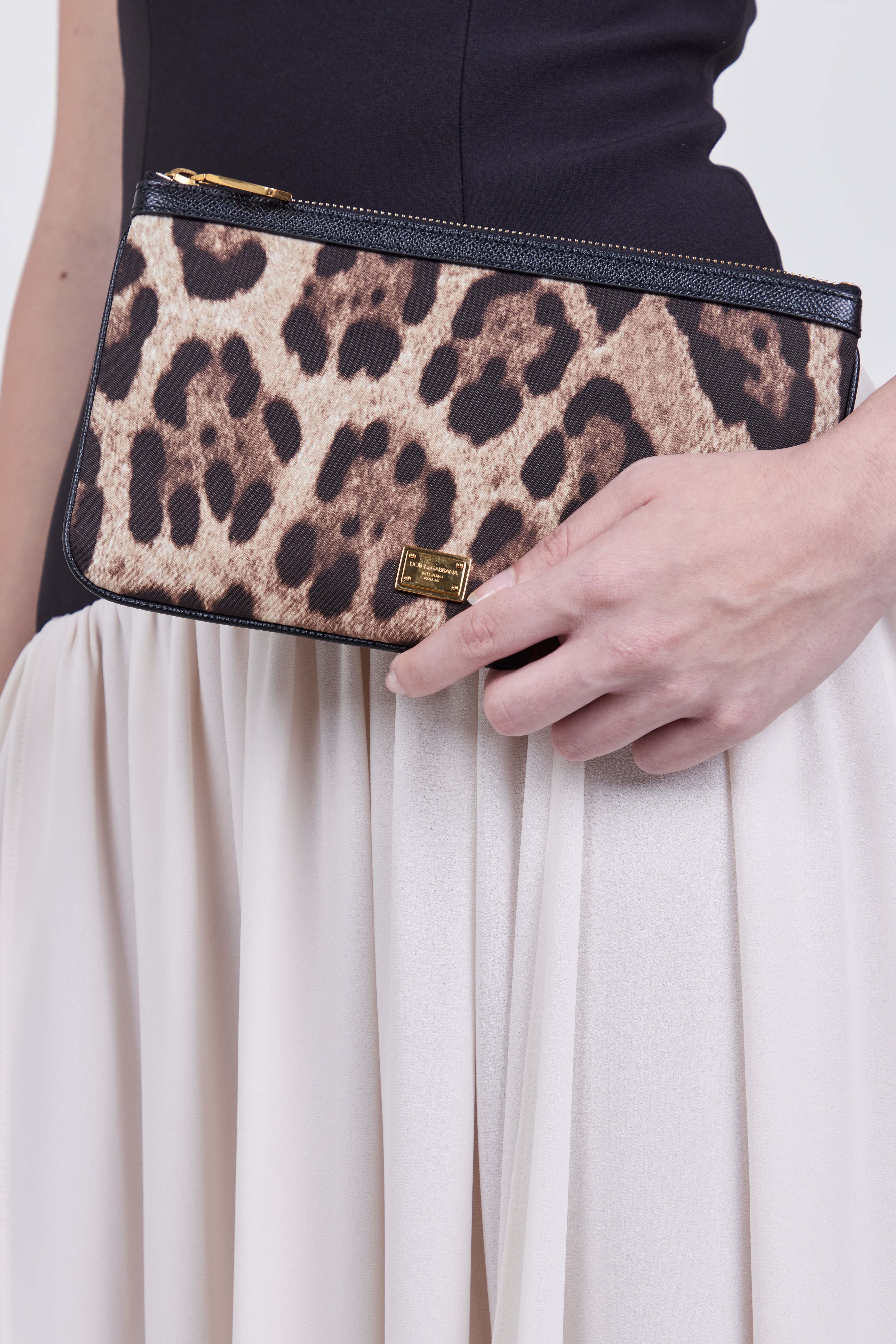 תמונת כל הלוק של תיק רחצה